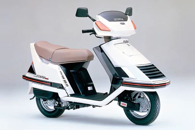 劇中でサラ・コナーが乗っていた1983年発表のスペイシー 125 ストライカー