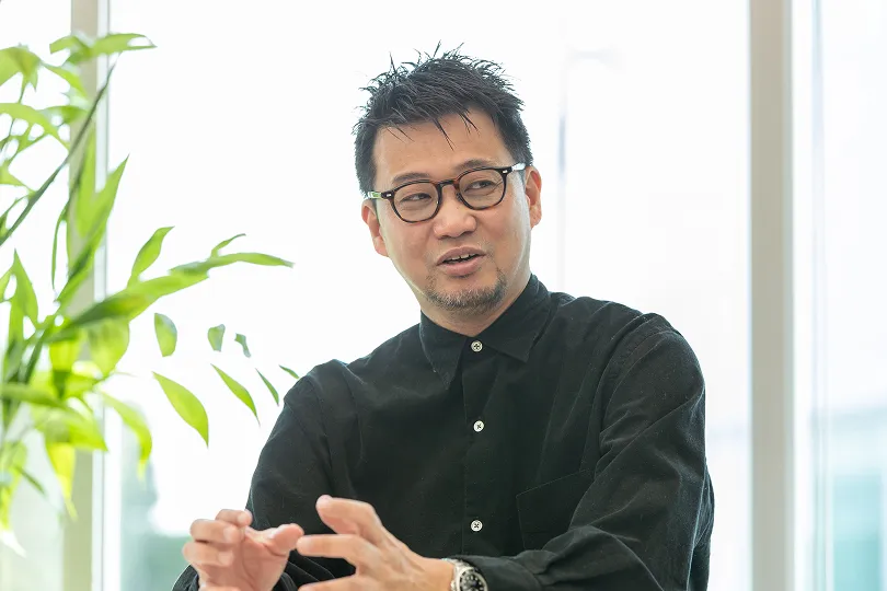 デザイン室長の西本