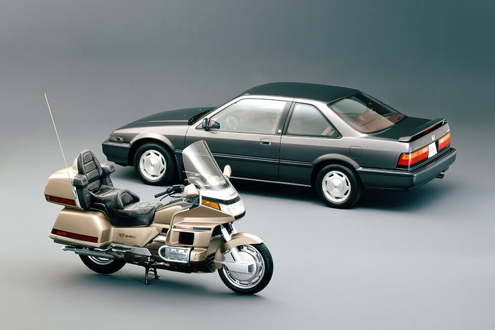 1988年 ゴールドウイング(GL1500)、アコード・クーペ 日本仕様