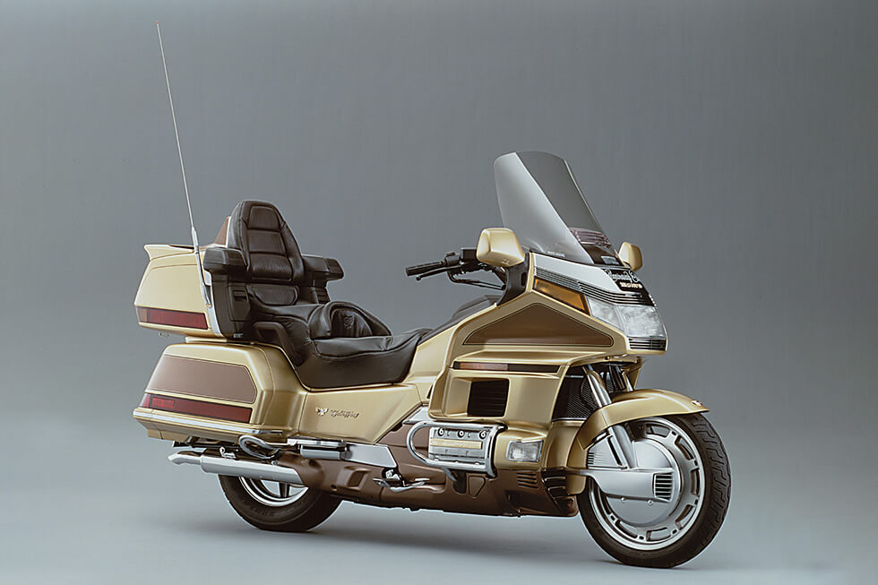 1990年12月発表、1991年3月発売 コールドウイングSE(GL1500) 日本仕様。ゴールドウイングのアメリカ生産10周年を記念したモデル
